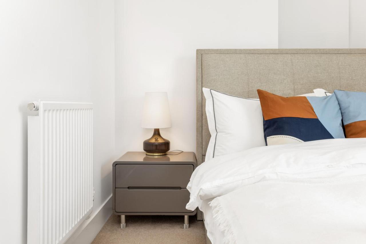 Khayat Homes - The Ferry - Two Bed Апартаменты Лондон
